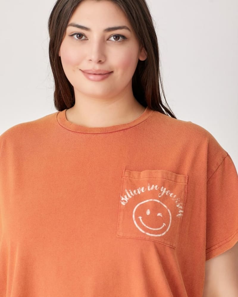 Burnt orange graphic tee outlet